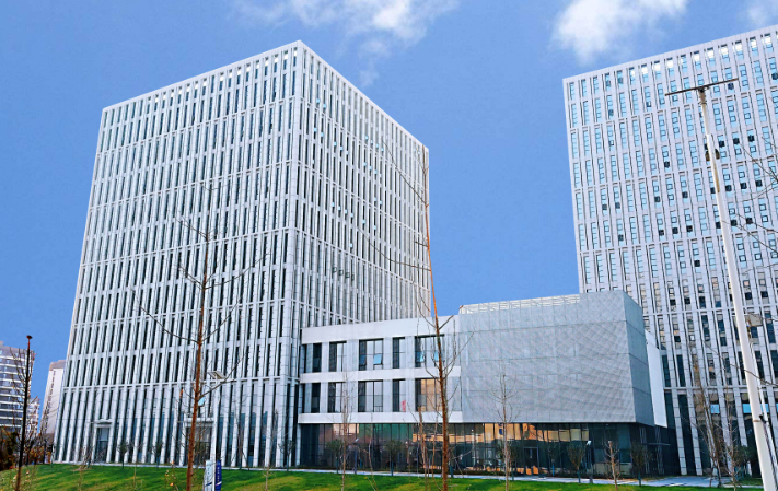上海通肖网络科技企业官网建设方案：多场景服务模块设计与部署要点